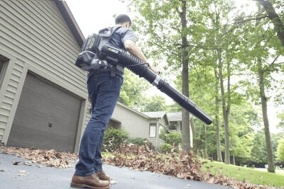 מפוח נטען לעבודה נקייה יותר ולשליטה טובה יותר