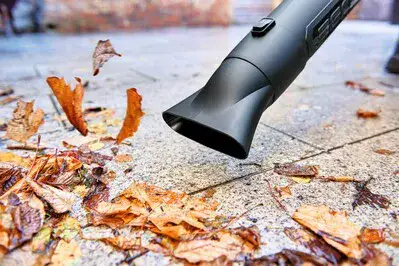 מפוח עלים יד נטען Brushless 56V + שתי סוללות 6.0Ah + מטען מהיר EGO