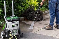 סט לעמדת שטיפה וניקוי מכונת שטיפה בלחץ נטענת Brushless 56V + שואב אבק נטען + מפוח עלים +שתי סוללות 7.5Ah + מטען מהיר מאוד EGO